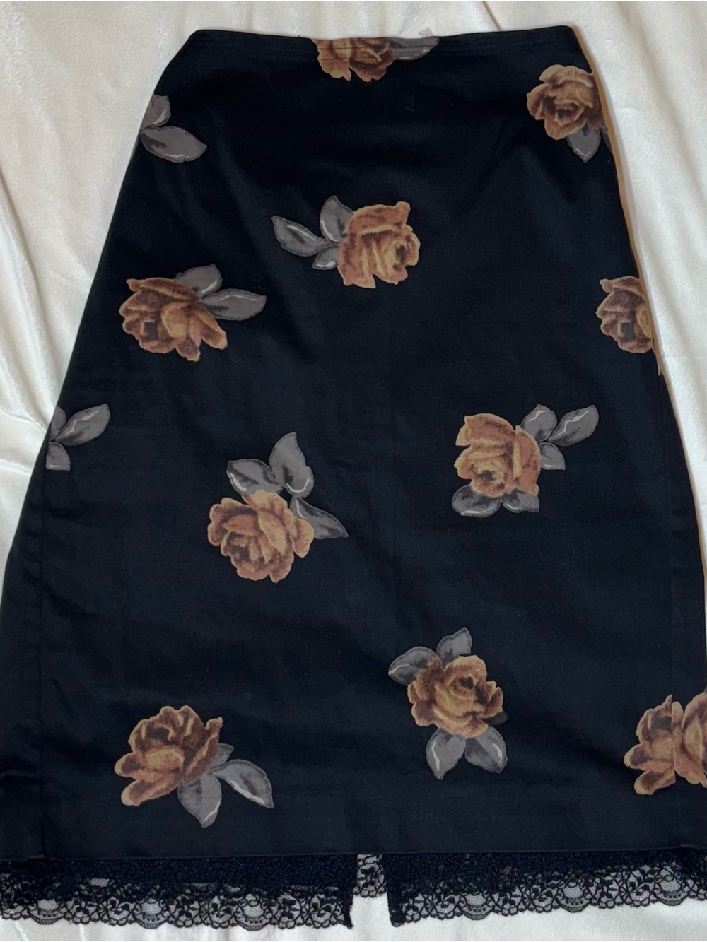 White House Black Market Pencil Skirt Floral Print Lace Hem Back Slit